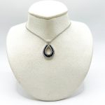 Collar Gota de Zafiro con Diamantes