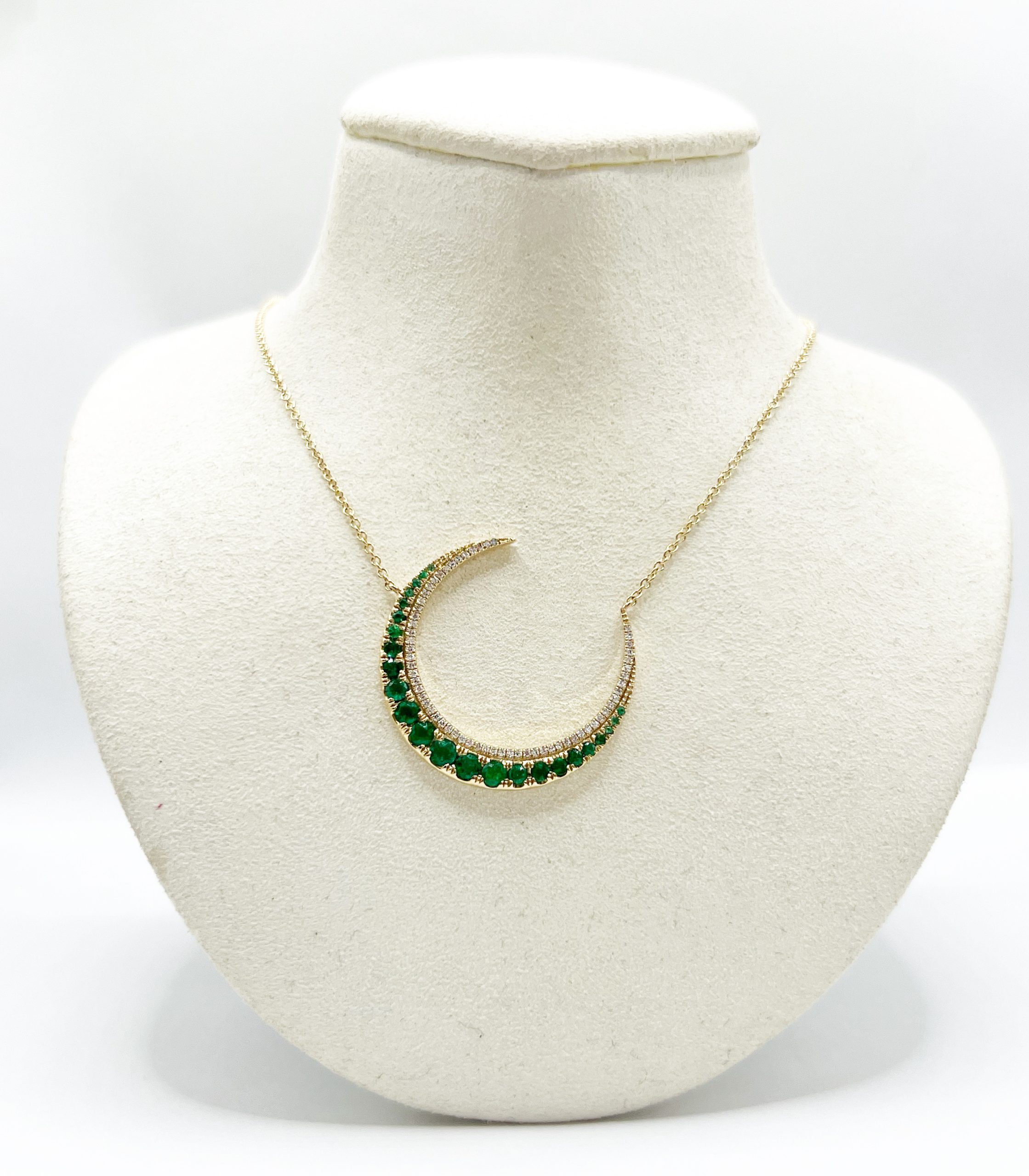 Collar Luna Esmeralda Con Diamantes