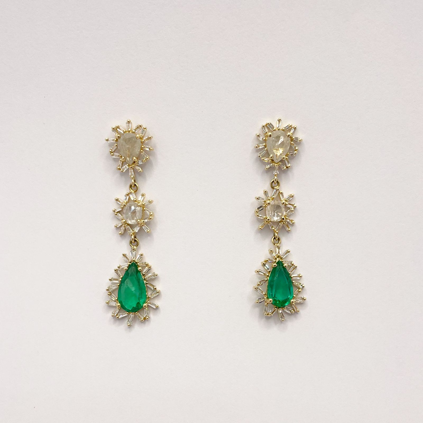 Aretes Largos De Esmeralda Con Diamantes