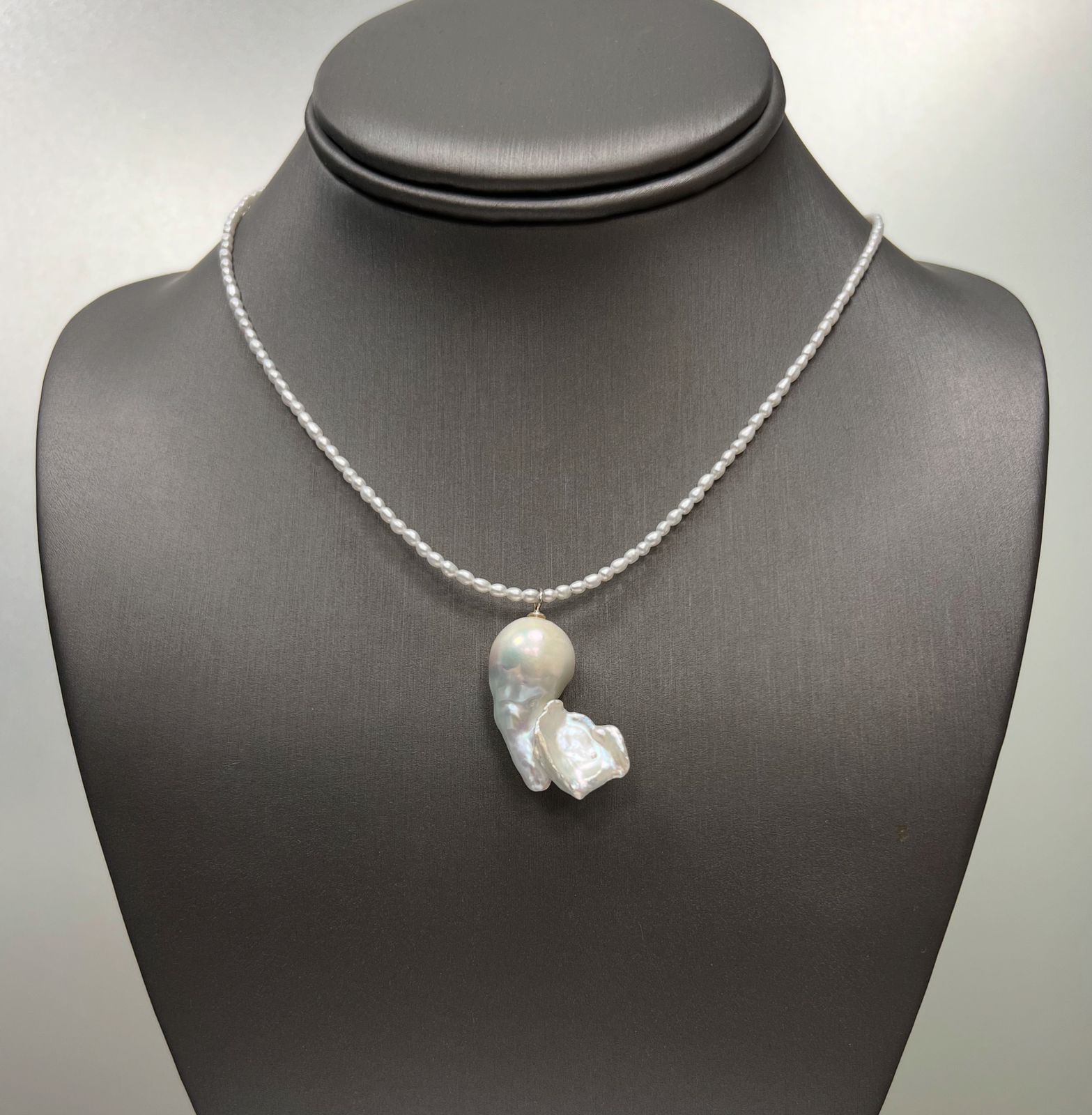 Collar Con Perla Barroca