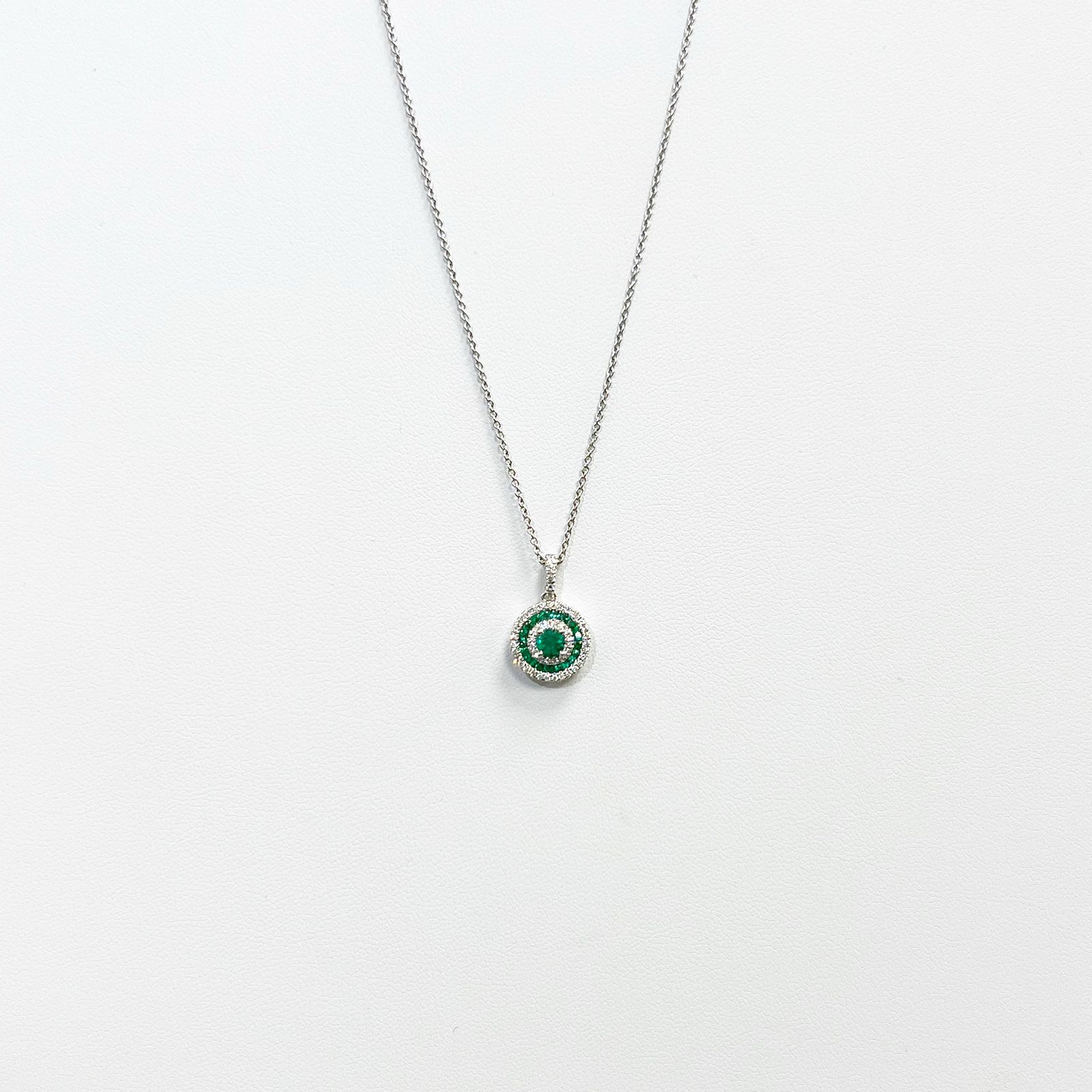 Collar Redondo Esmeralda y Diamantes