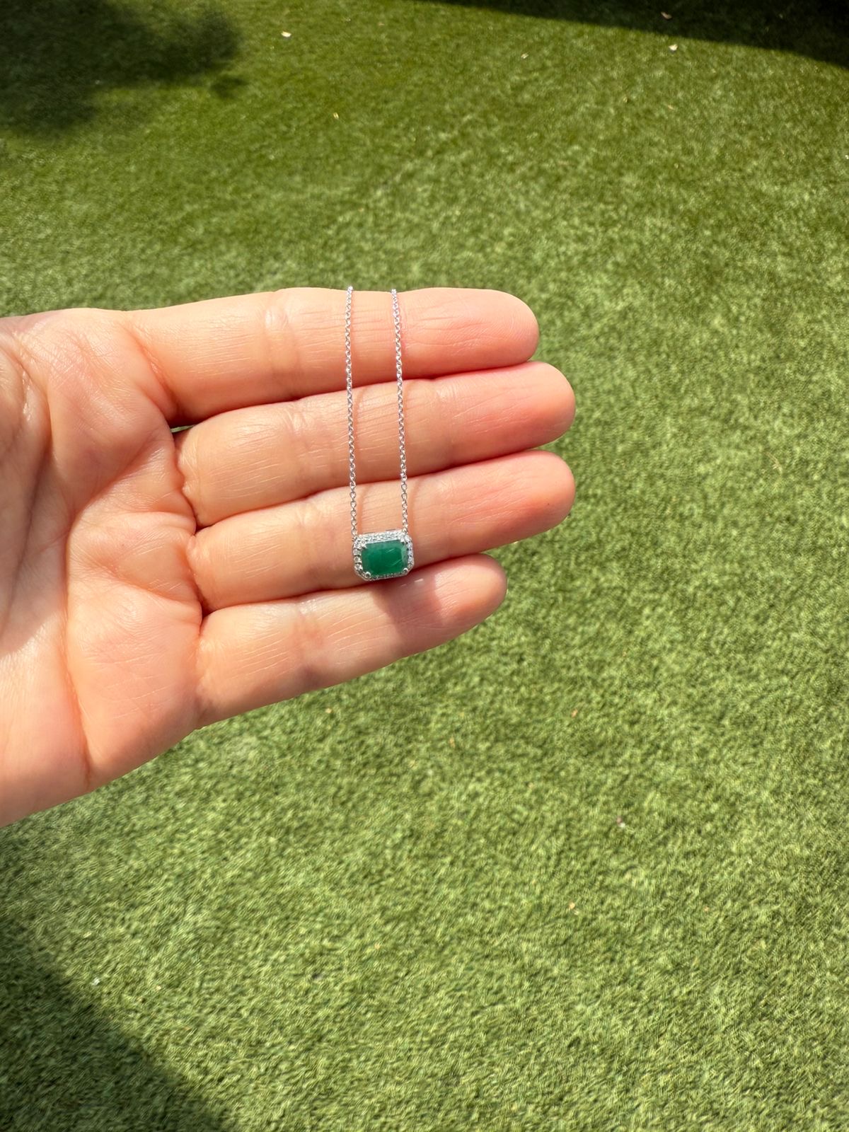 Collar Esmeralda Con Halo De Diamantes