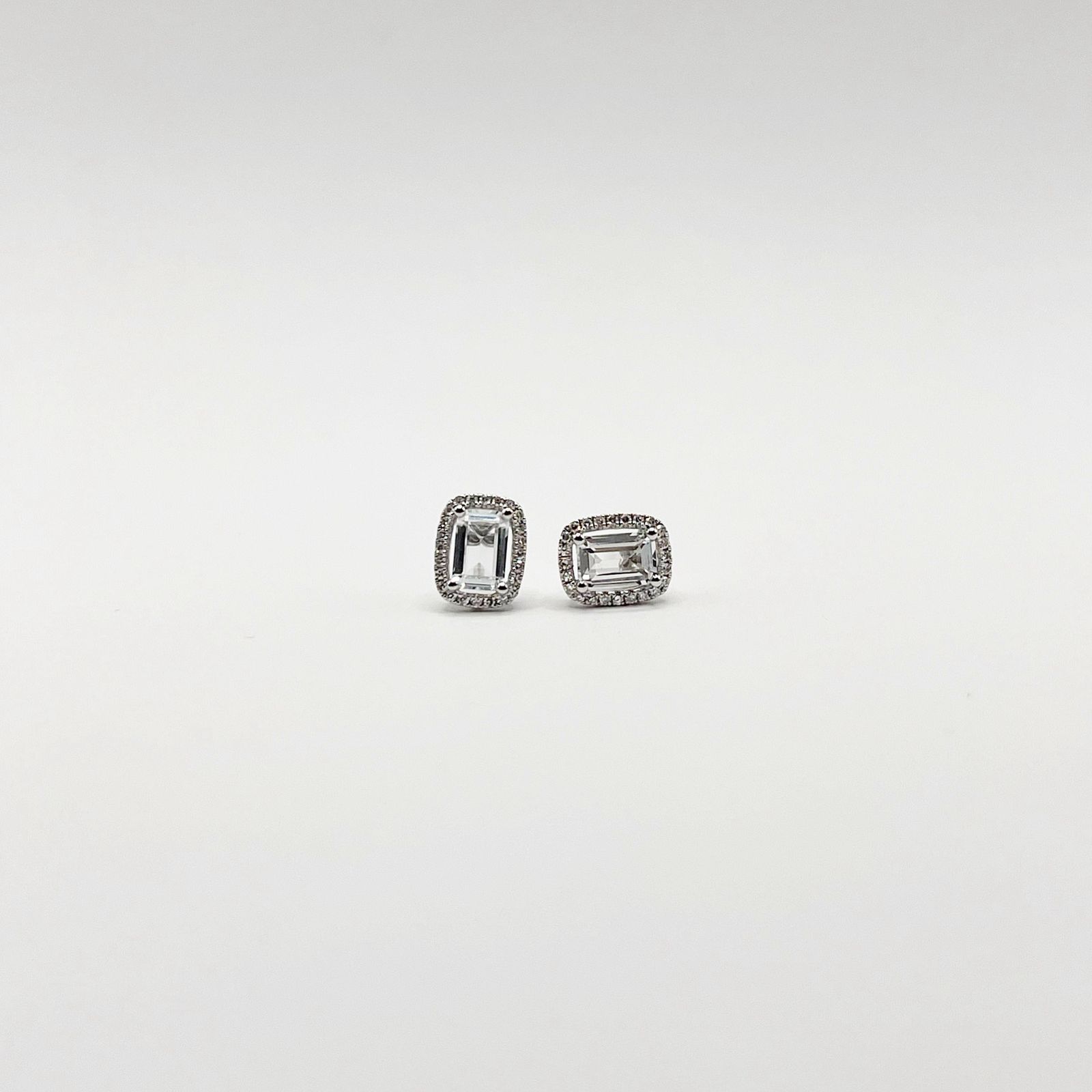 Aretes Cuadro Topacio Blanco Con Halo De Diamantes