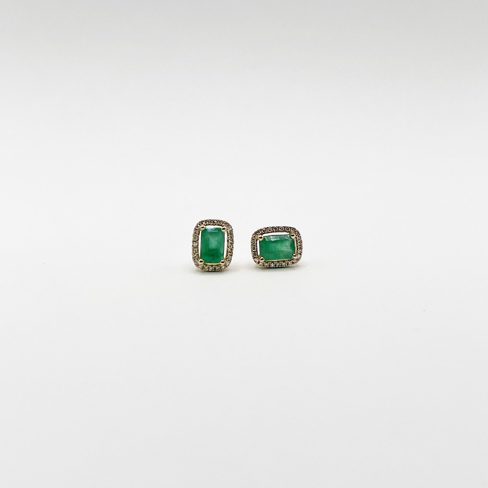 Aretes Cuadro Esmeralda Con Halo De Diamantes