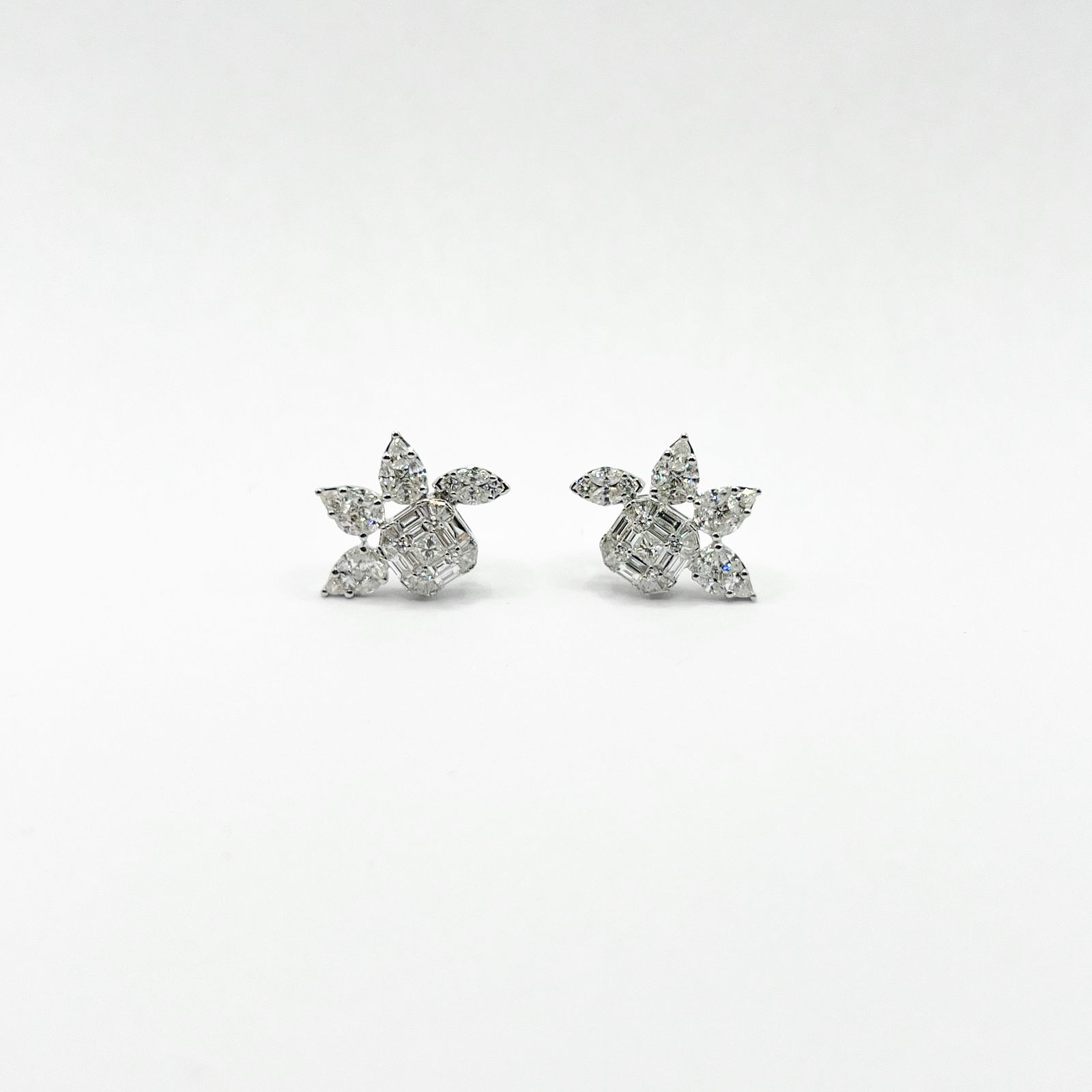 Aretes Cuadro Con Gotas De Diamantes