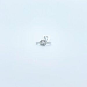 Anillo Topacio Blanco Con Halo De Diamantes