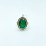 Anillo Esmeralda Oval Con Halo De Diamantes