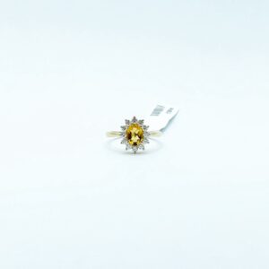 Anillo Citrino Oval Con Diamantes