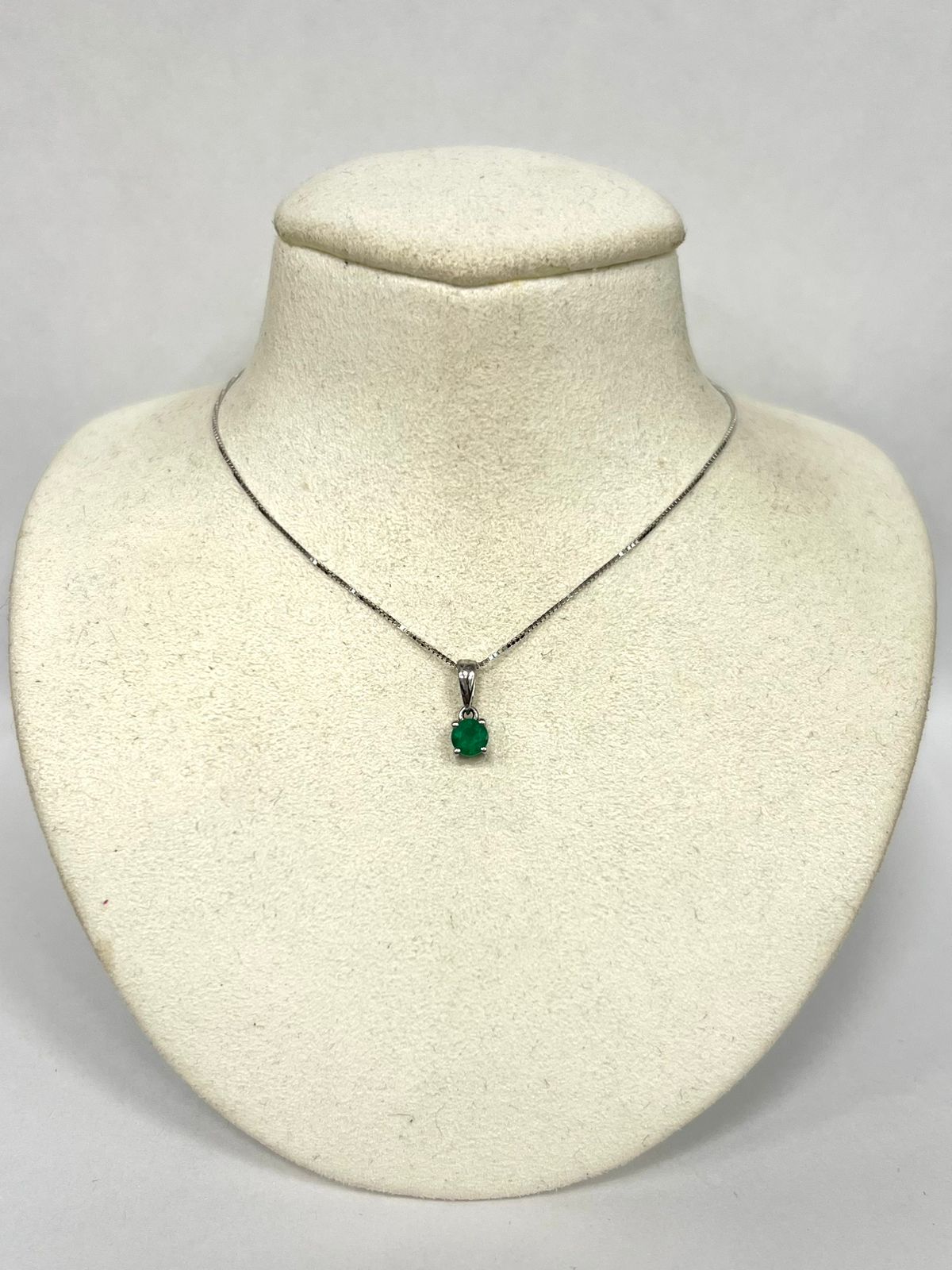 Collar Colores Esmeralda Redondo